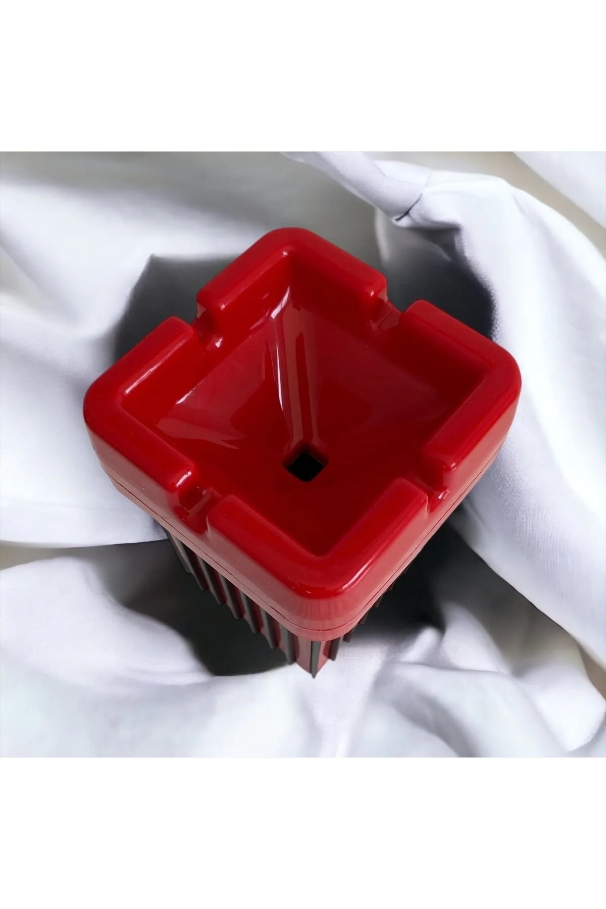1. Kalite 1 Adet Sert Plastik Kare Kokusuz Küllük- Boy:11.5/Parlak Kırmızı
