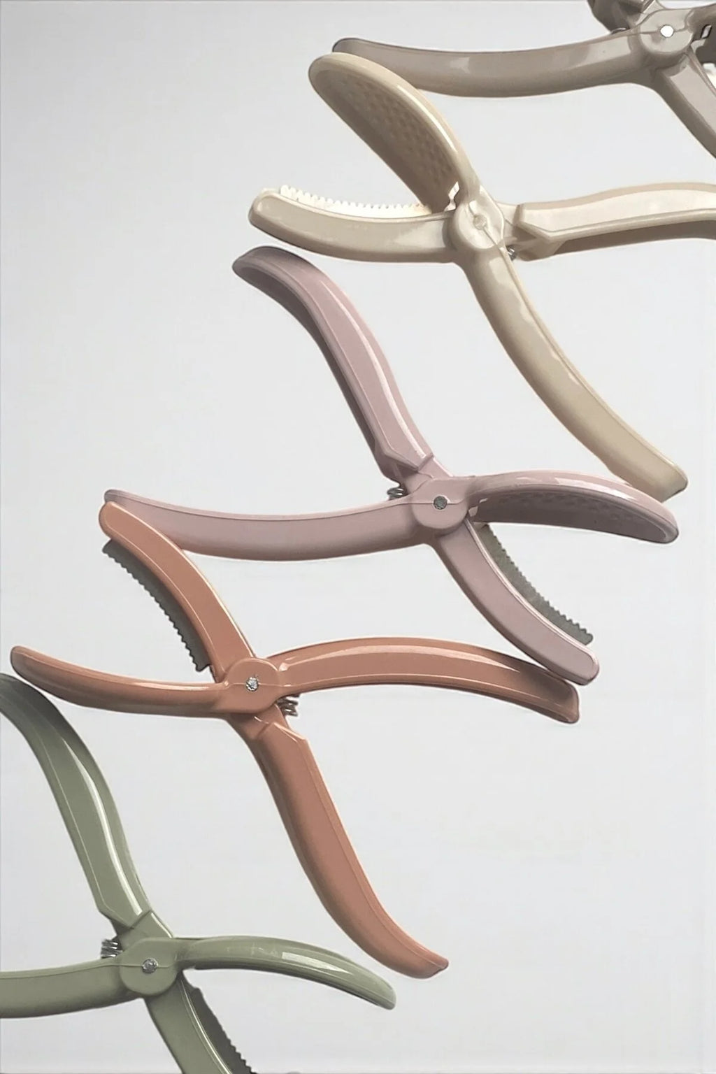 Metal Bıçaklı Sert Plastik Gövdeli Kestane Çizeceği- Karışık Renkli