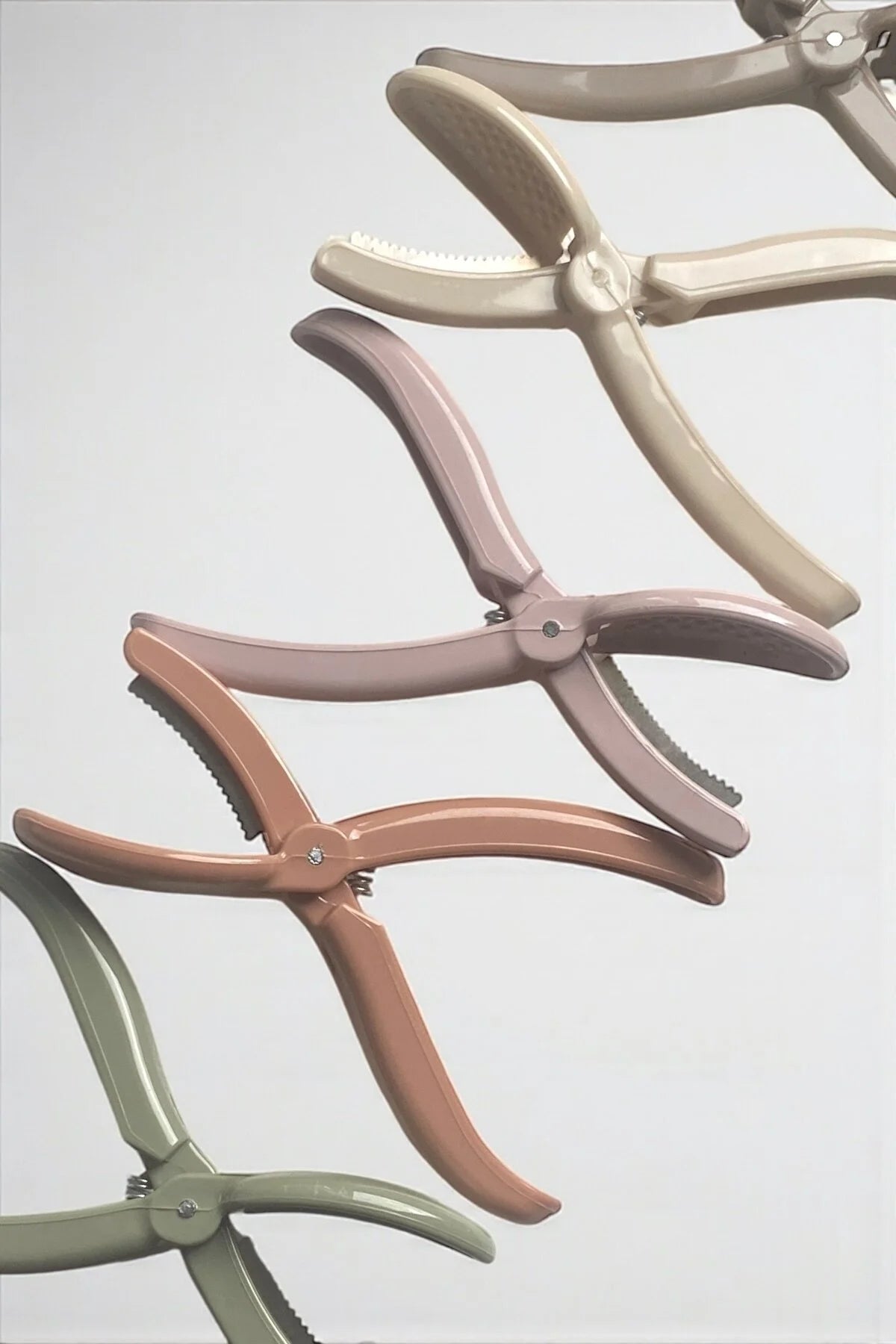 Metal Bıçaklı Sert Plastik Gövdeli Kestane Çizeceği- Karışık Renkli