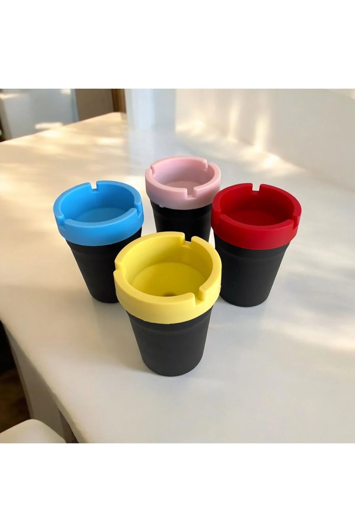 1 Adet Sert Plastik Kokusuz Küllük/ Kapaklı Küllük -Boy 10.5cm/Fosforlu Seri Asorti