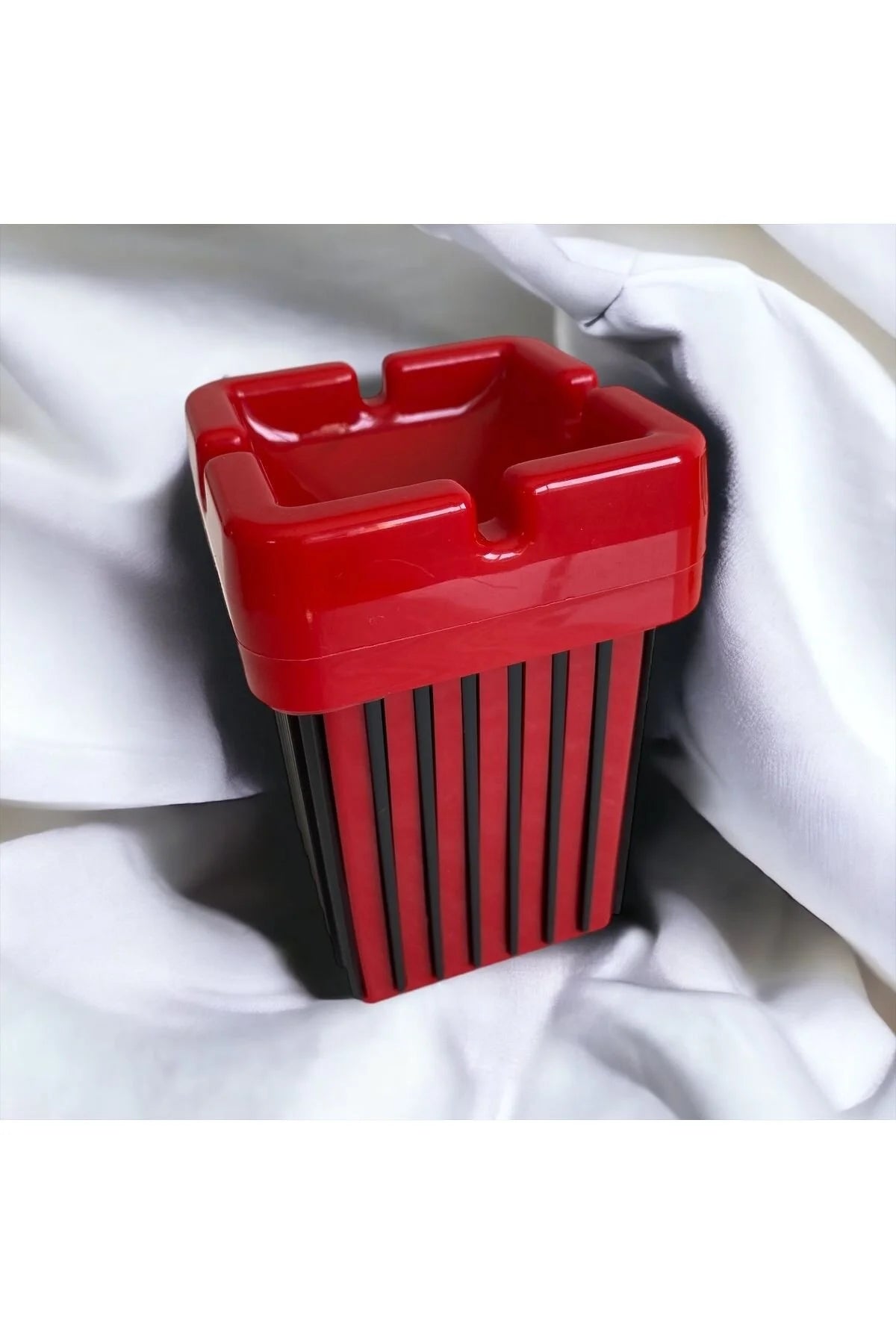 1. Kalite 1 Adet Sert Plastik Kare Kokusuz Küllük- Boy:11.5/Parlak Kırmızı