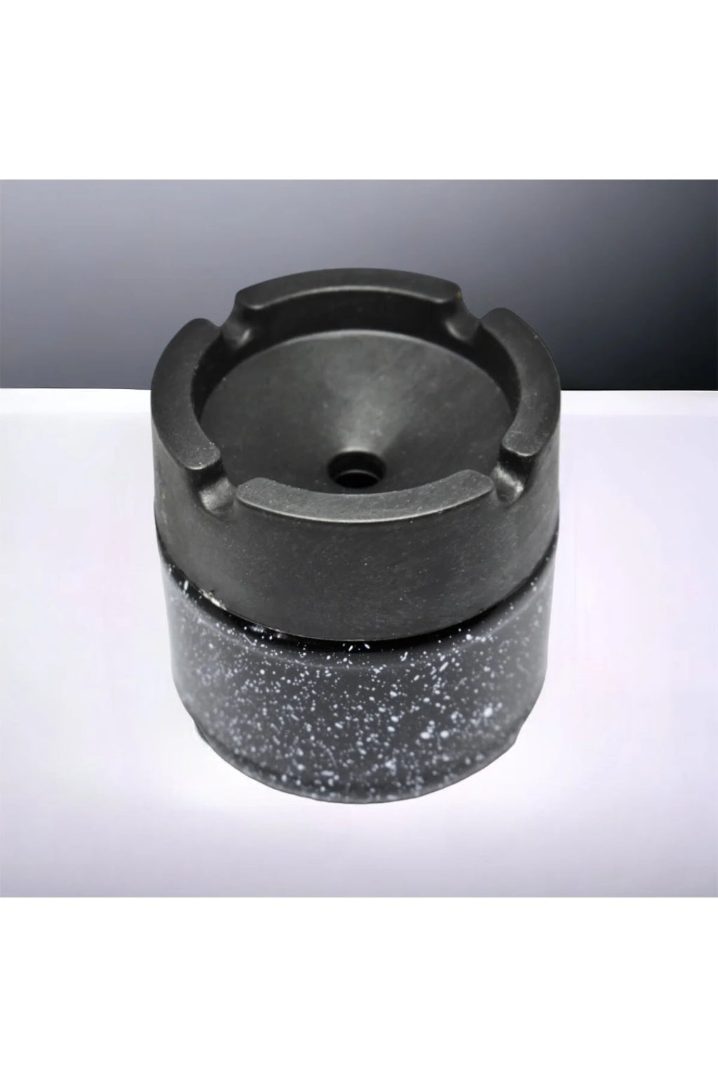 Cam Kül Tablası 8x8.5 cm-Siyah Noktacıklı