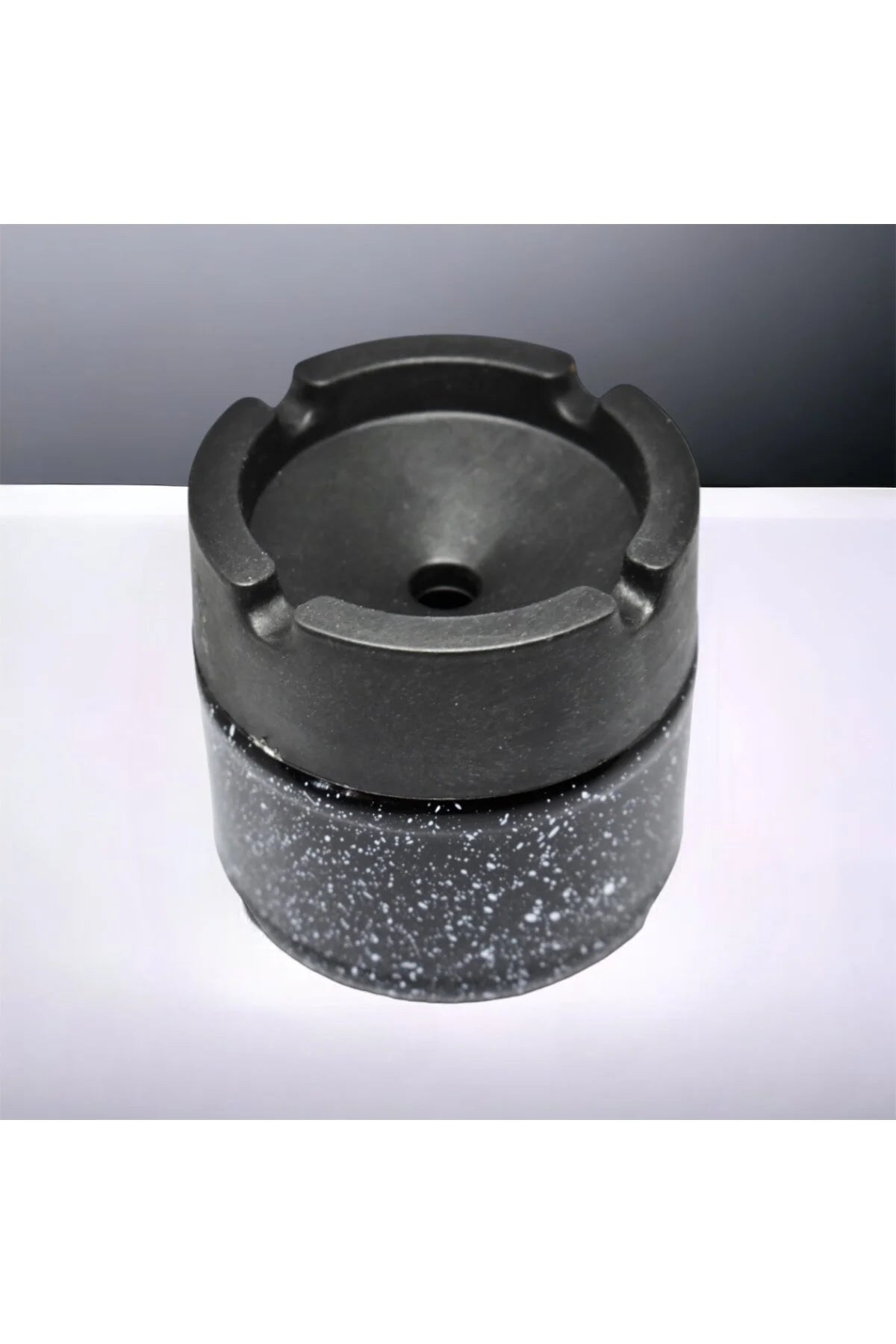 Cam Kül Tablası 8x8.5 cm-Siyah Noktacıklı