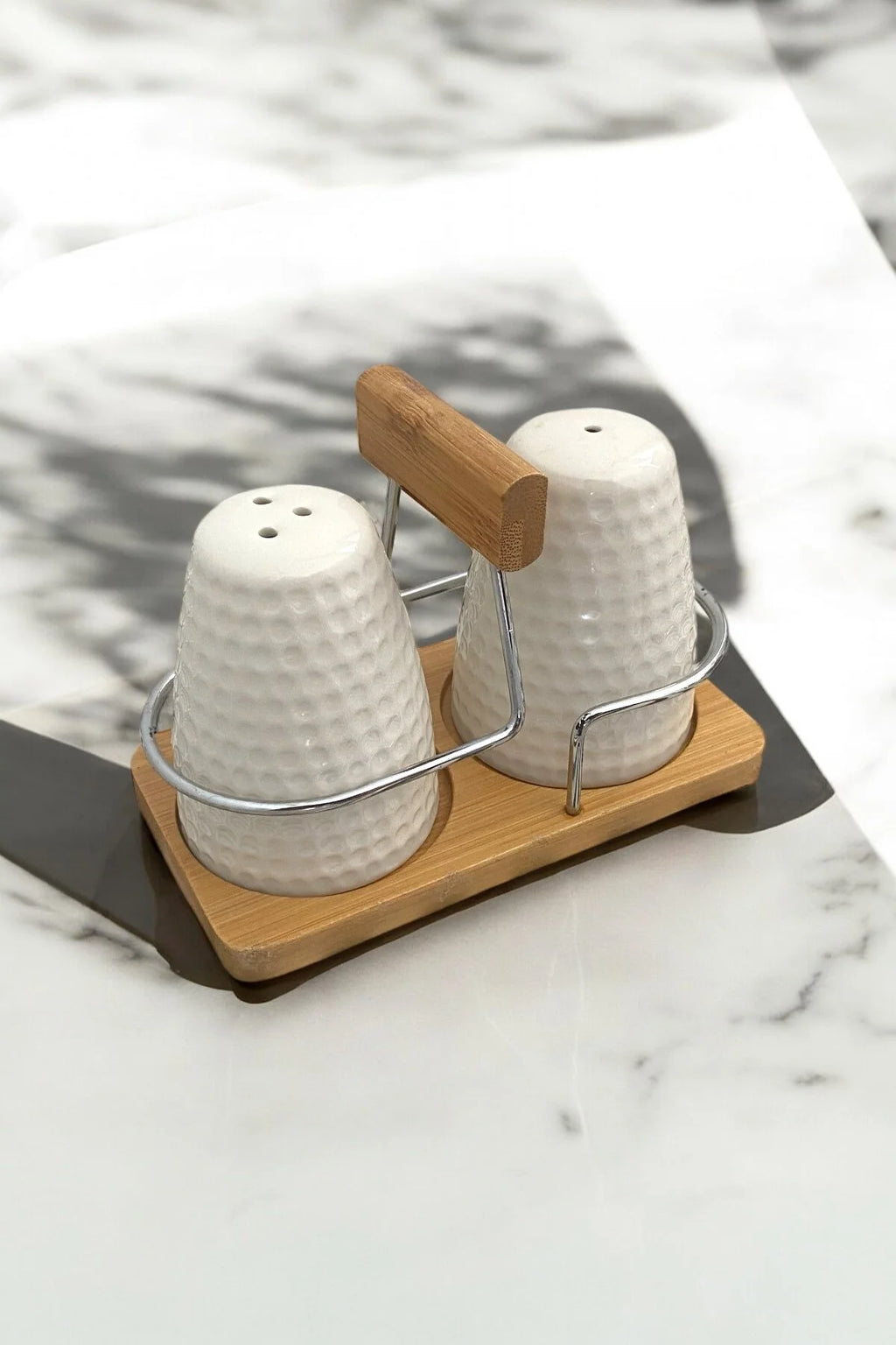 Bambu Standlı Porselen Tuzluk ve Karabiberlik