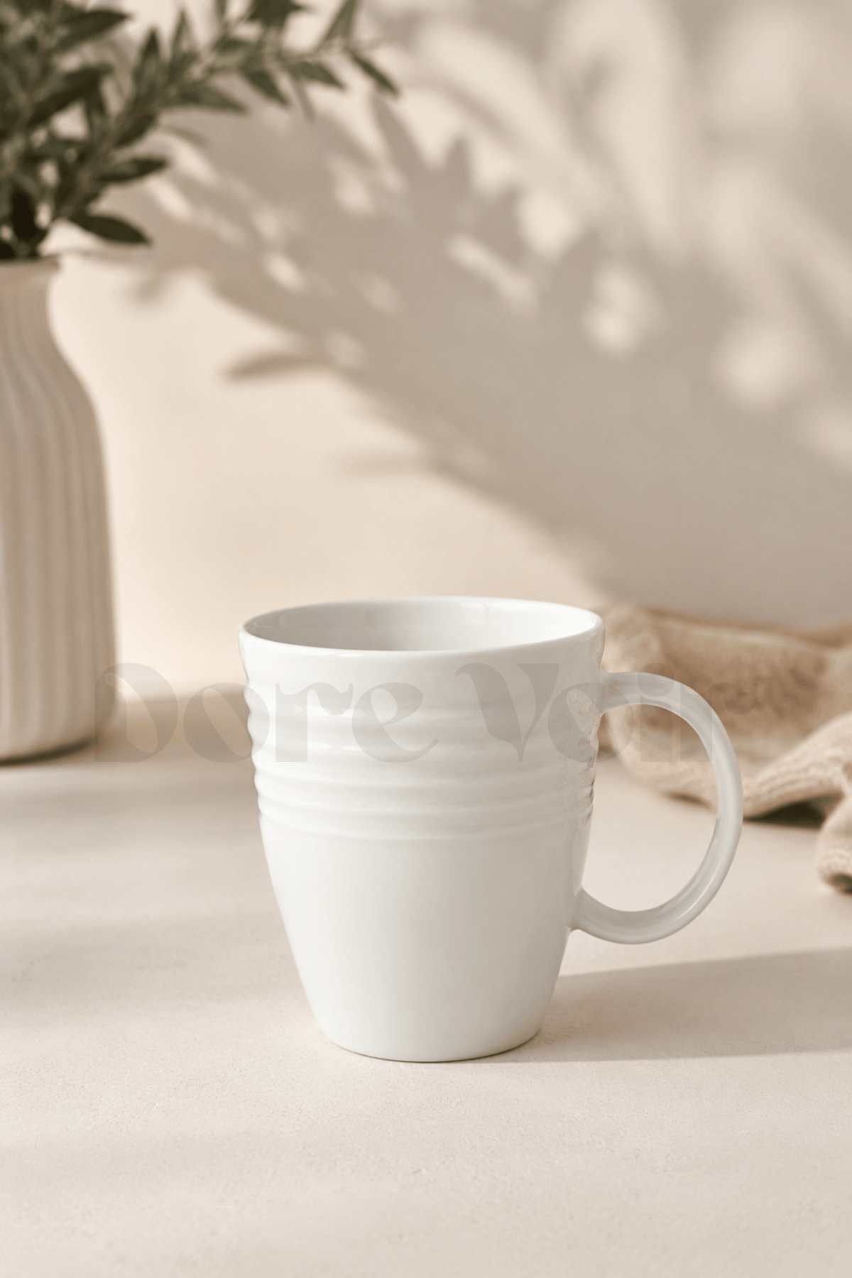 Beyaz Porselen Çizgili Kupa-280 ML ( Kullanımı etkilemeyecek defolar olabilir)