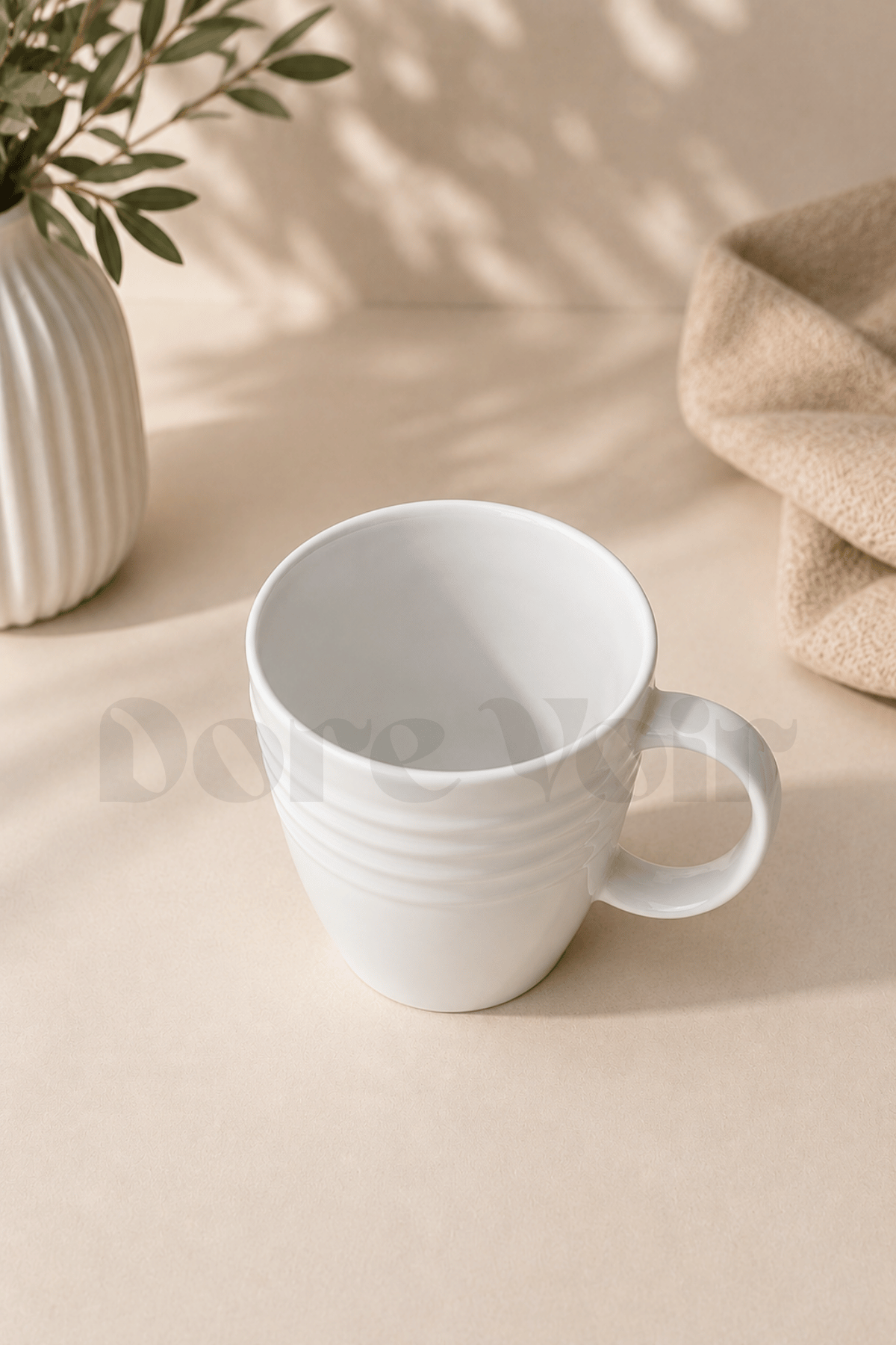 Beyaz Porselen Çizgili Kupa-280 ML ( Kullanımı etkilemeyecek defolar olabilir)