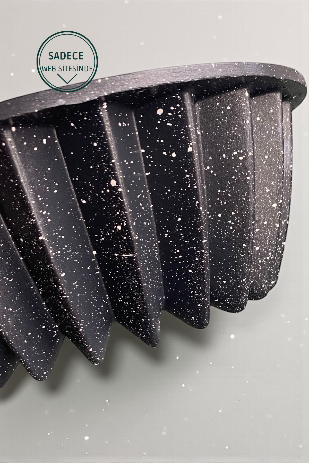 Döküm Yıldız Model Dilimli Kek Kalıbı-24 CM