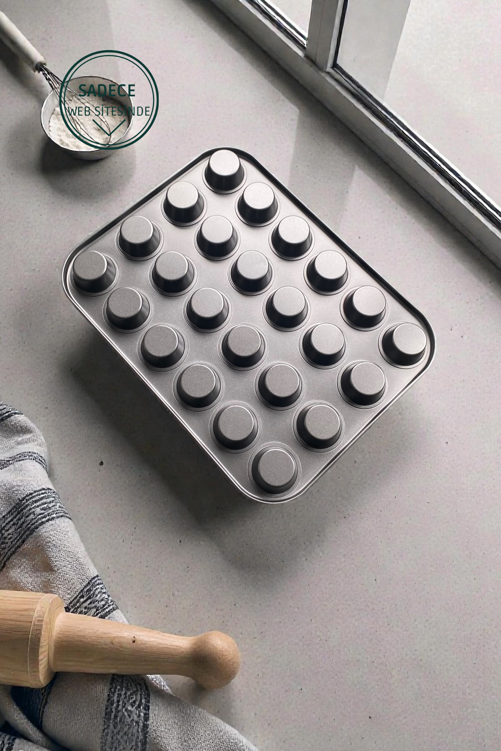 24 Bölmeli Muffin Kalıbı Yanmaz Yapışmaz-34 CM