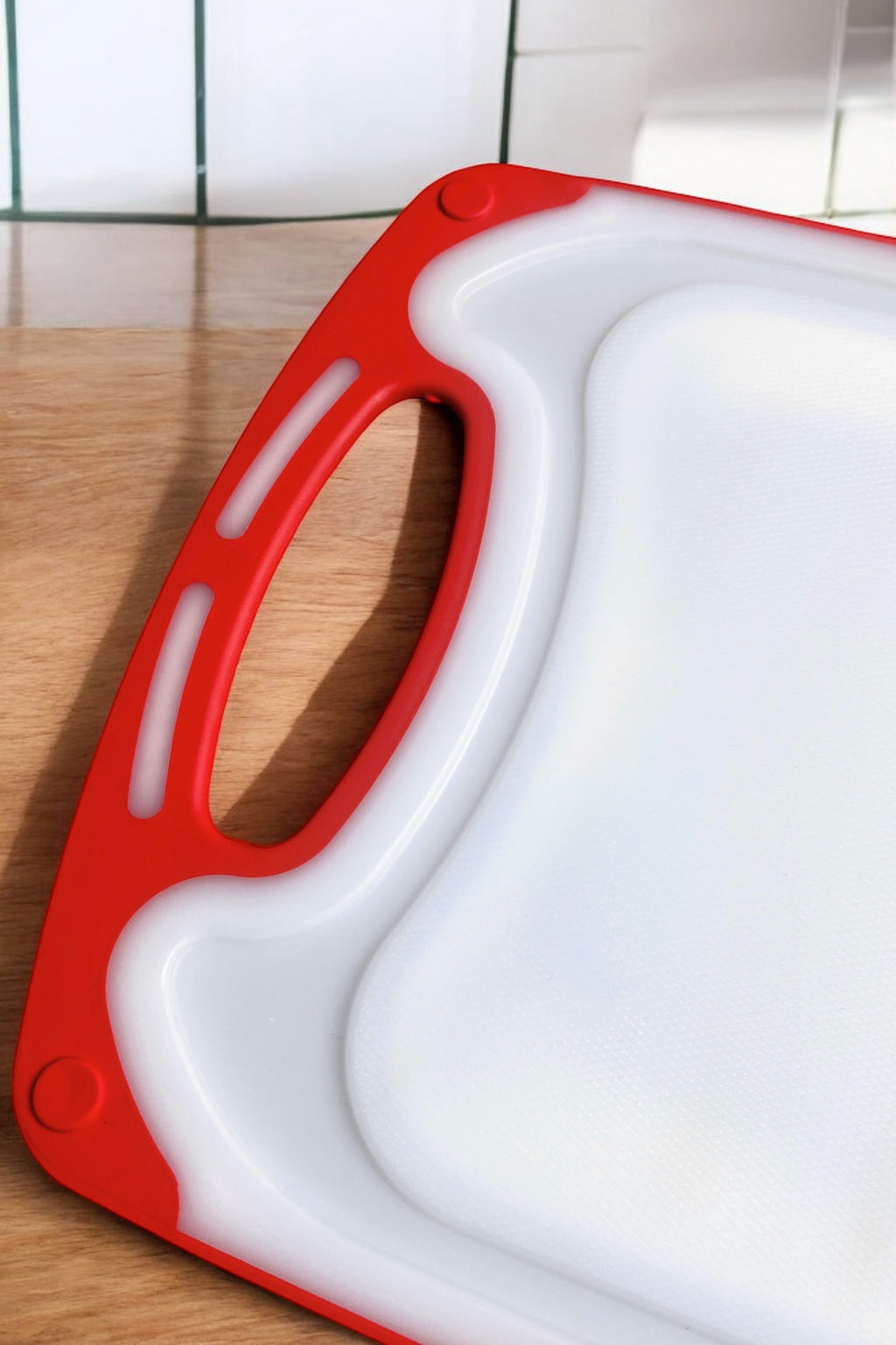 Sert Plastik, Kaydırmaz, Büyük Boy Kesme Panosu Kırmızı&Beyaz