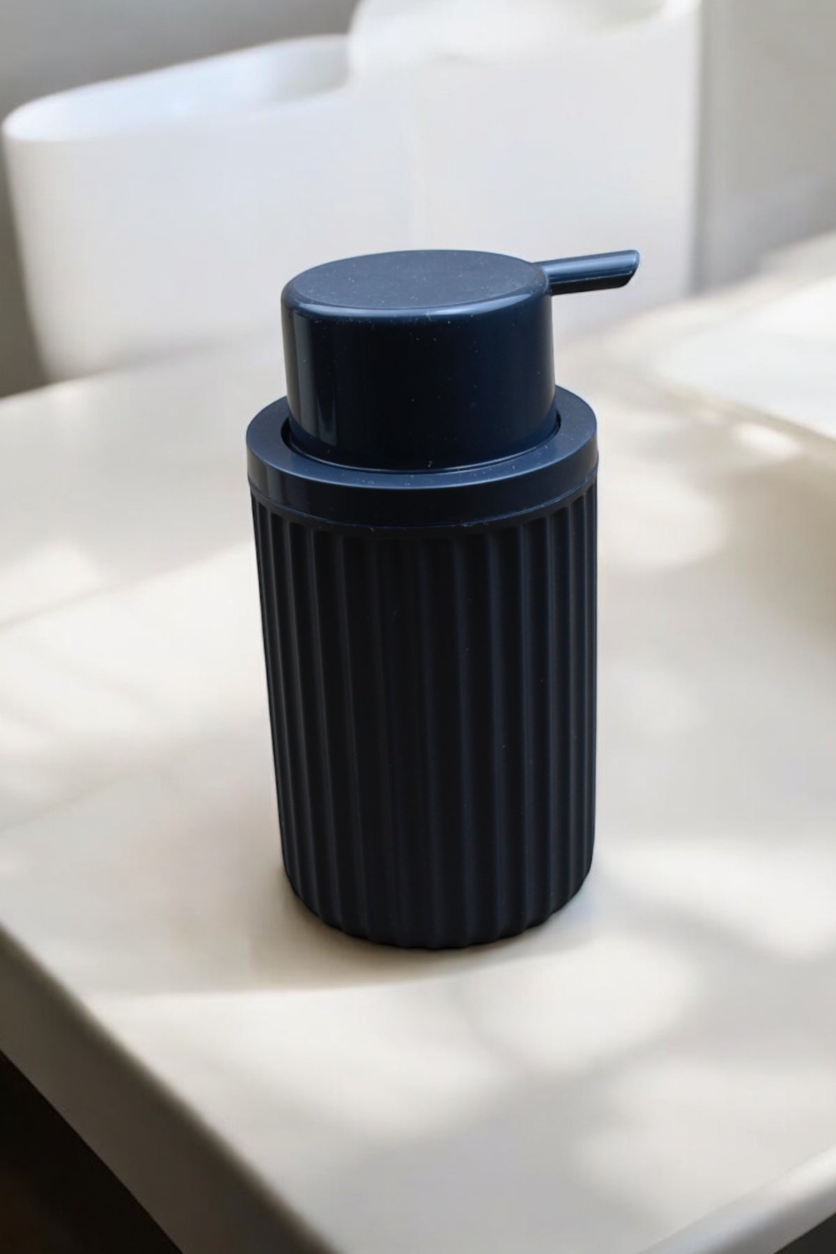 3 Parça Sert Plastik Banyo Seti/ Sıvı Sabunluk, Diş Fırçalık ve Katı Sabunluk-Siyah