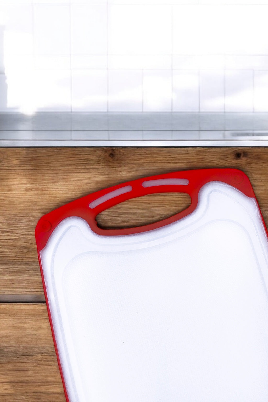 Sert Plastik, Kaydırmaz, Küçük Boy Kesme Panosu- Kırmızı&Beyaz