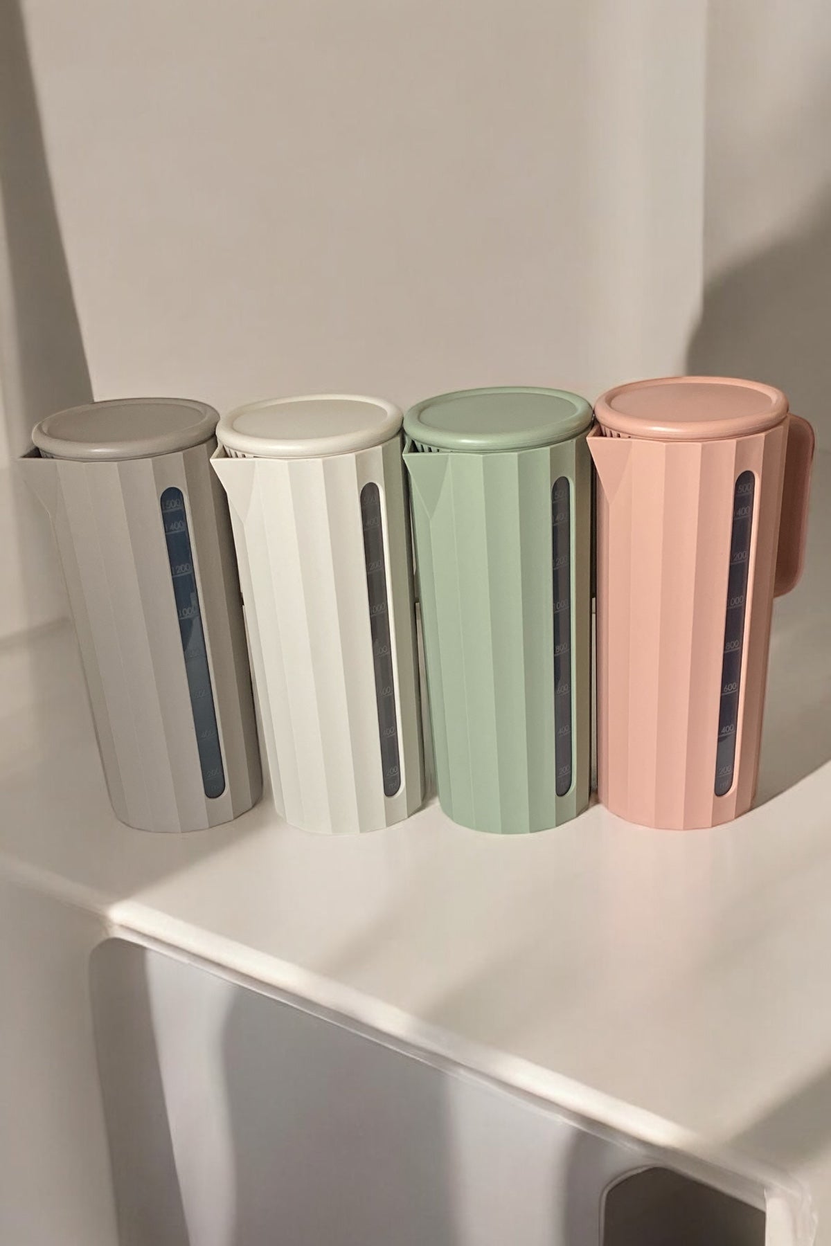 Yuvarlak Ölçülü Sert Plastik Sürahi-1500 ML /Karışık Renkli Gönderim