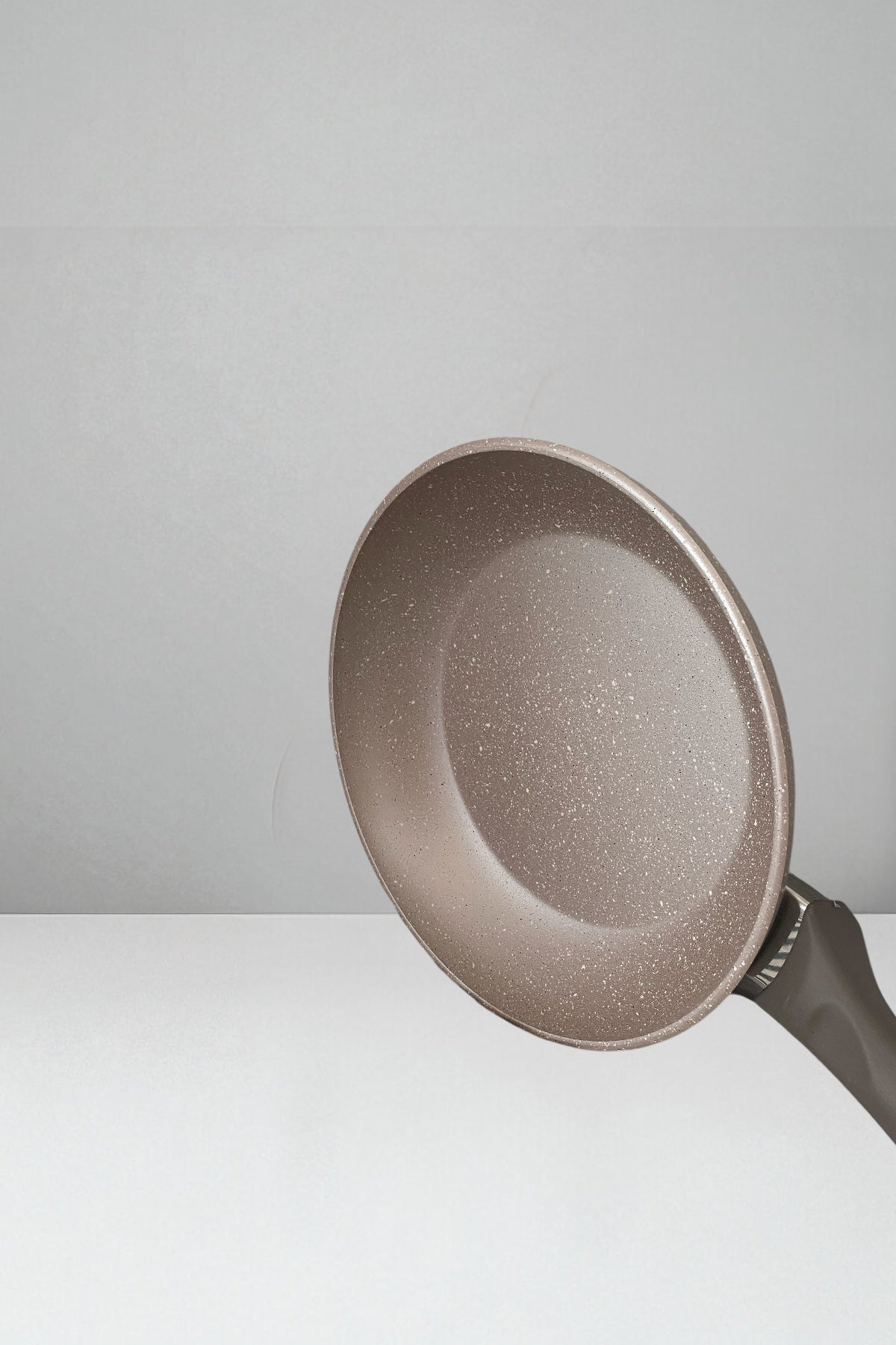 24 CM Granit Tek Saplı Tava Yanmaz Yapışmaz Yüzey