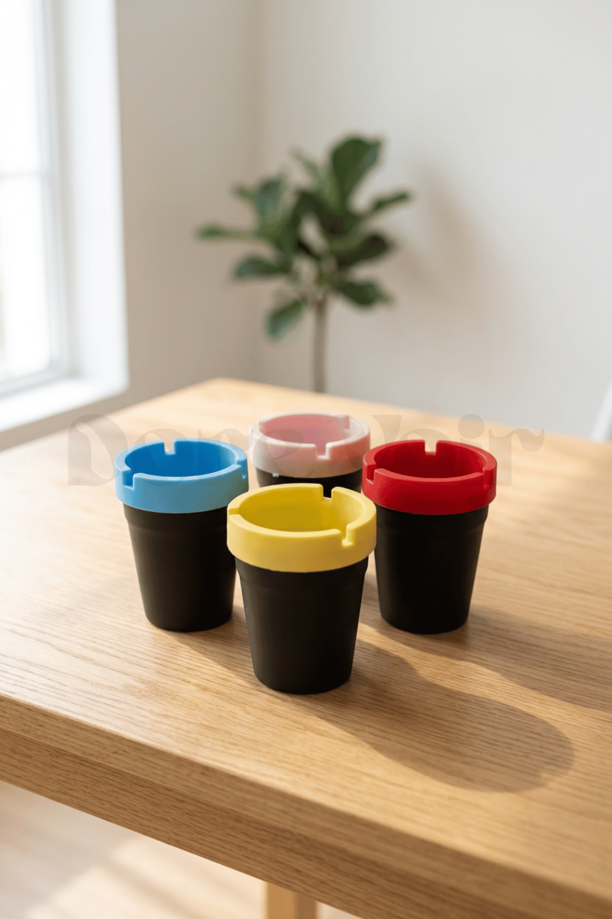 1 Adet Sert Plastik Kokusuz Küllük/ Kapaklı Küllük -Boy 10.5cm/Fosforlu Seri Asorti