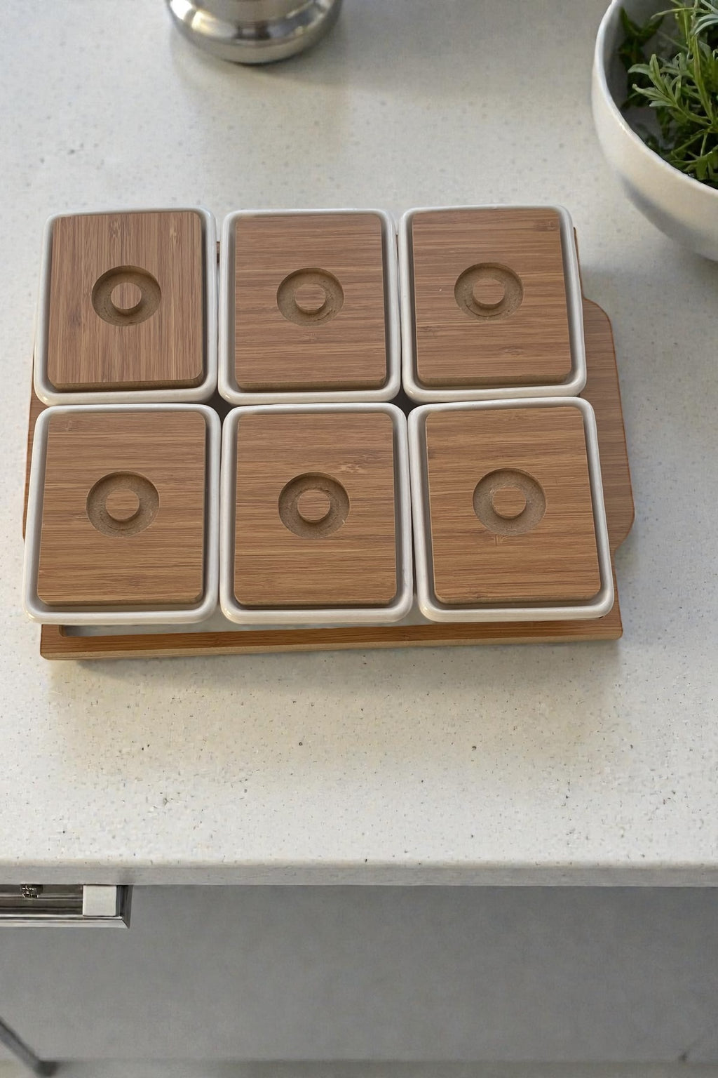 6 Adet Seramik Kaseli Kahvaltı Seti Bambu Kapaklı Ahşap Tepsili -120 ML