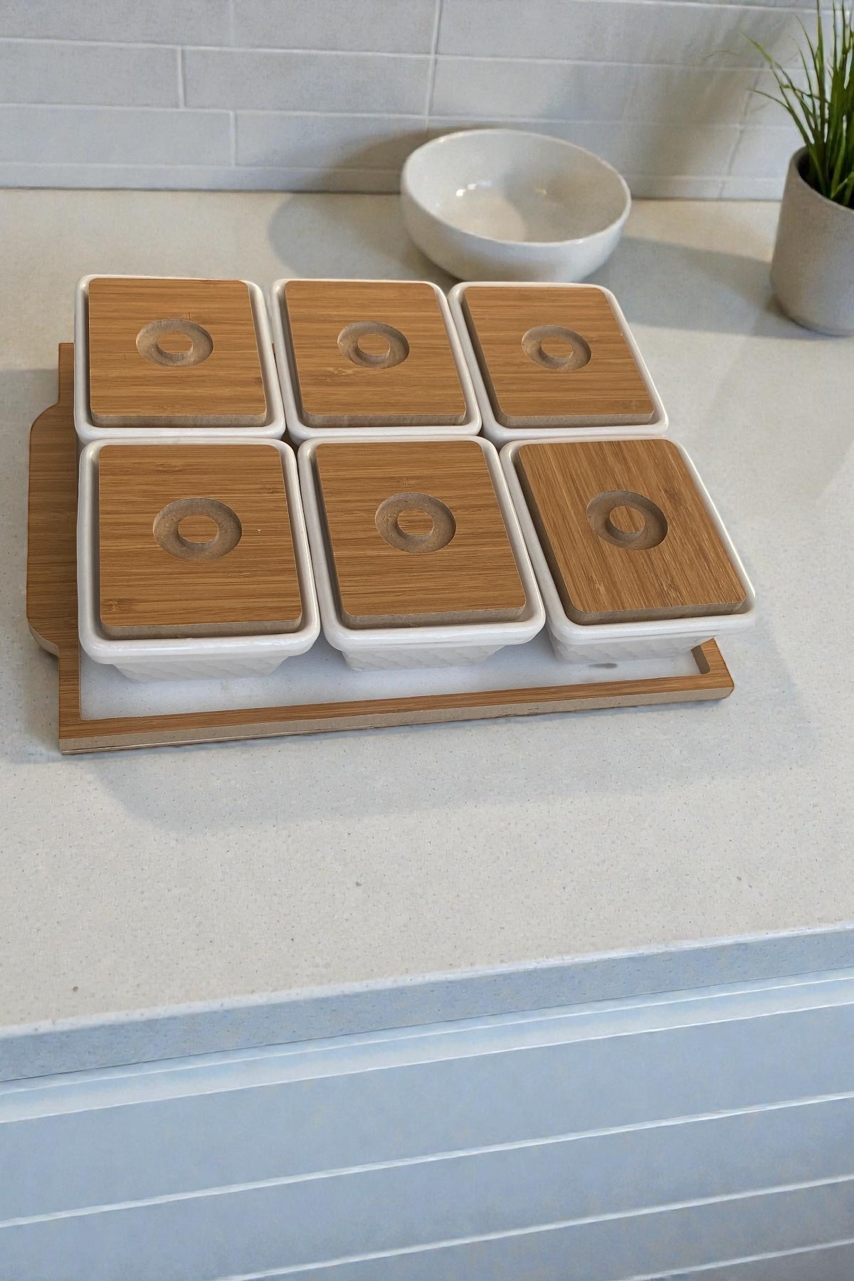 6 Adet Seramik Kaseli Kahvaltı Seti Bambu Kapaklı Ahşap Tepsili -120 ML