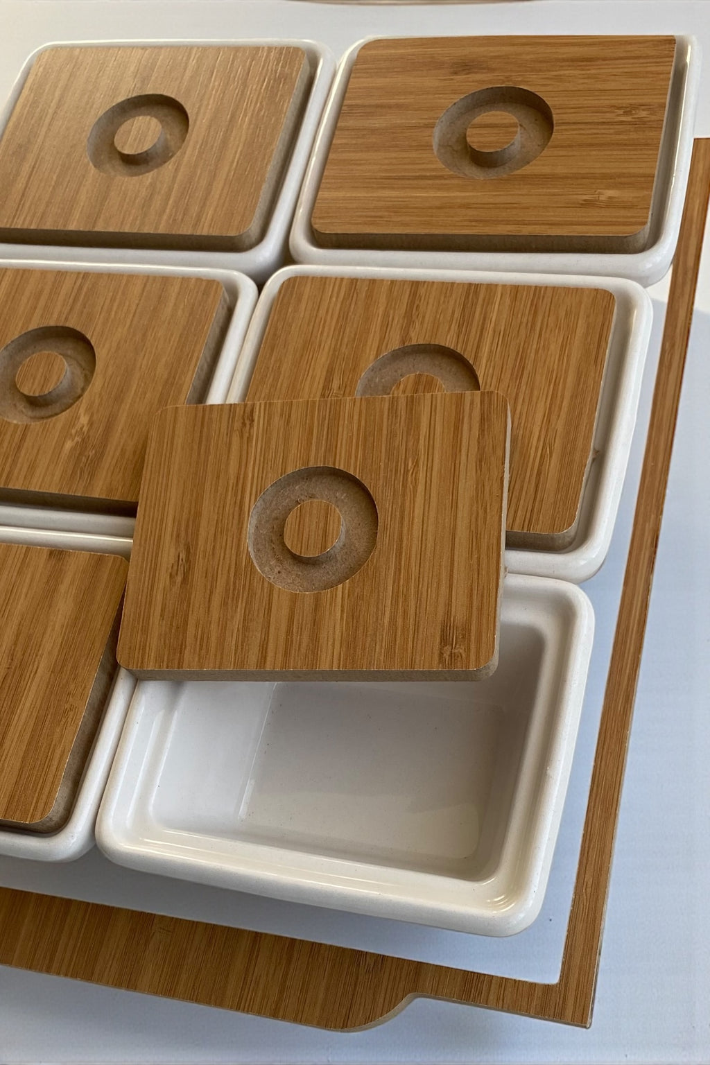 6 Adet Seramik Kaseli Kahvaltı Seti Bambu Kapaklı Ahşap Tepsili -120 ML